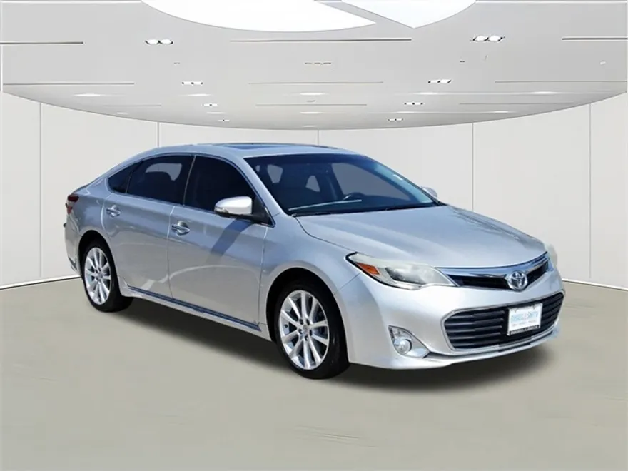2013 Toyota Avalon Limited photo 1