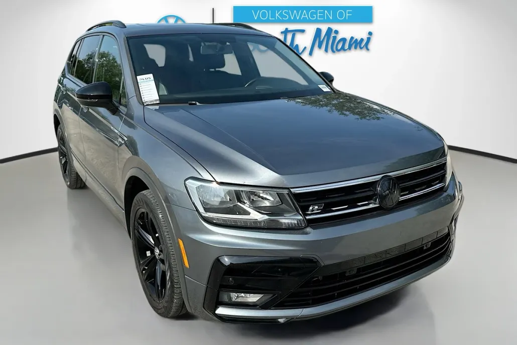 2019 Volkswagen Tiguan SEL R-Line photo 1