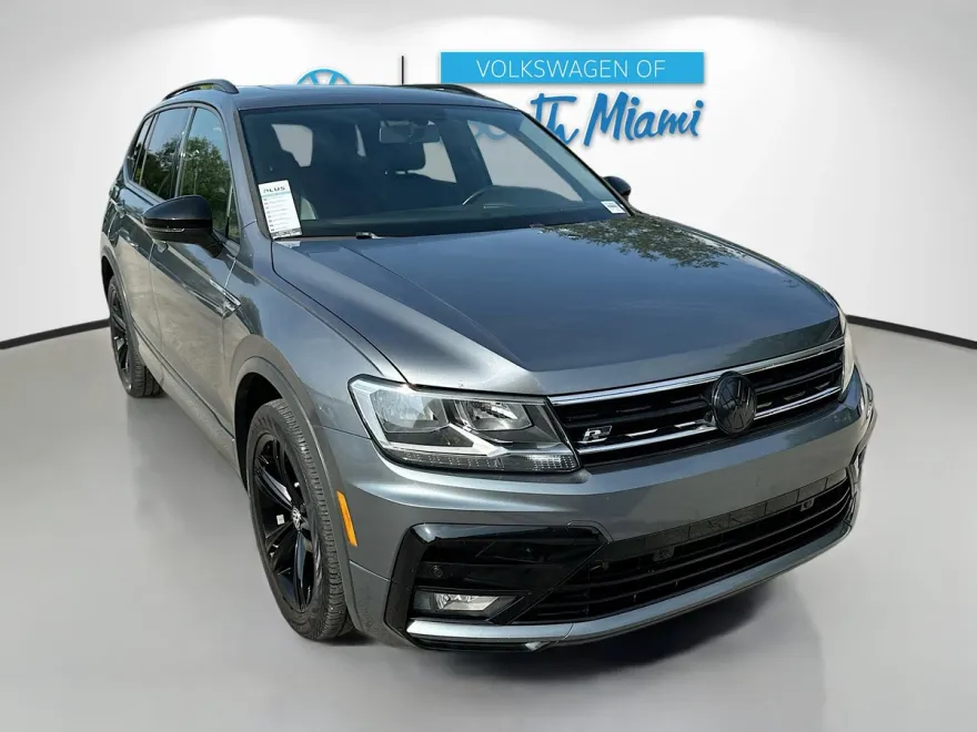 2019 Volkswagen Tiguan SEL R-Line photo 1