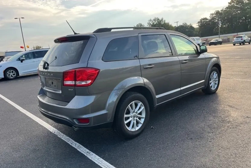 2013 Dodge Journey SXT photo 1