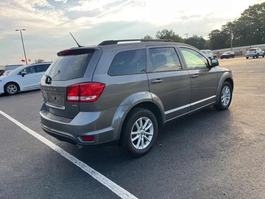 2013 Dodge Journey SXT photo 1
