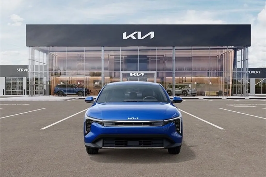 2025 Kia K4 EX photo 1