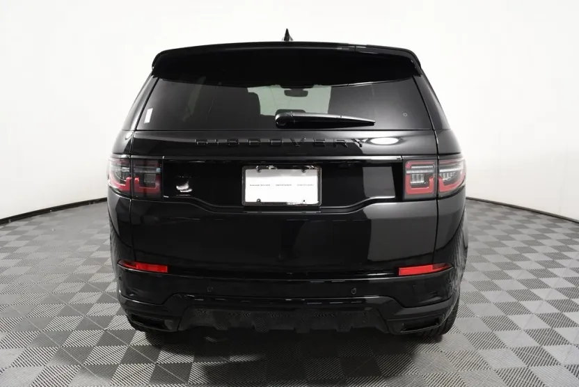 2024 Land Rover Discovery Sport SE photo 1