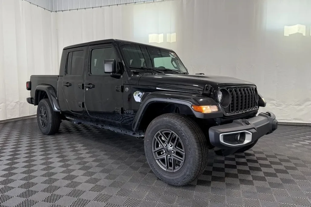 2024 Jeep Gladiator Sport S photo 1