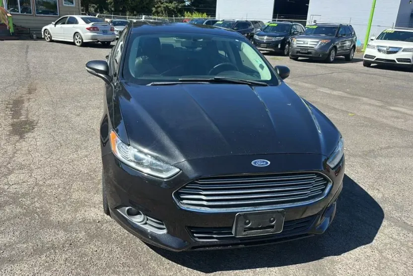 2013 Ford Fusion SE Hybrid photo 1