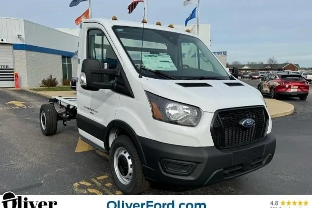2024 Ford Transit Cutaway photo 1