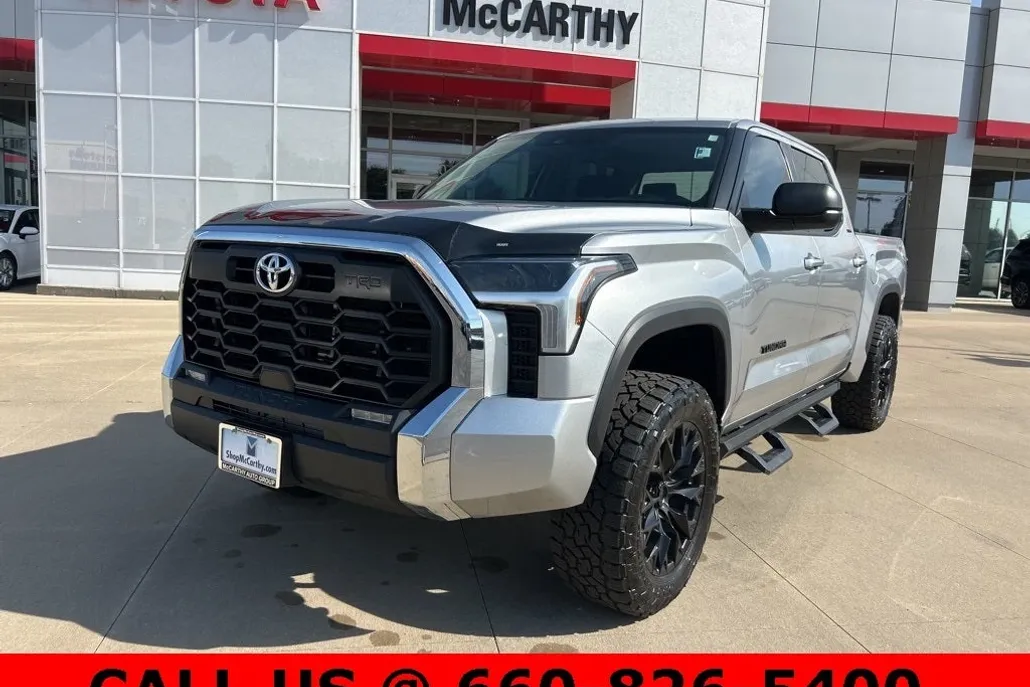 2024 Toyota Tundra SR5 photo 1
