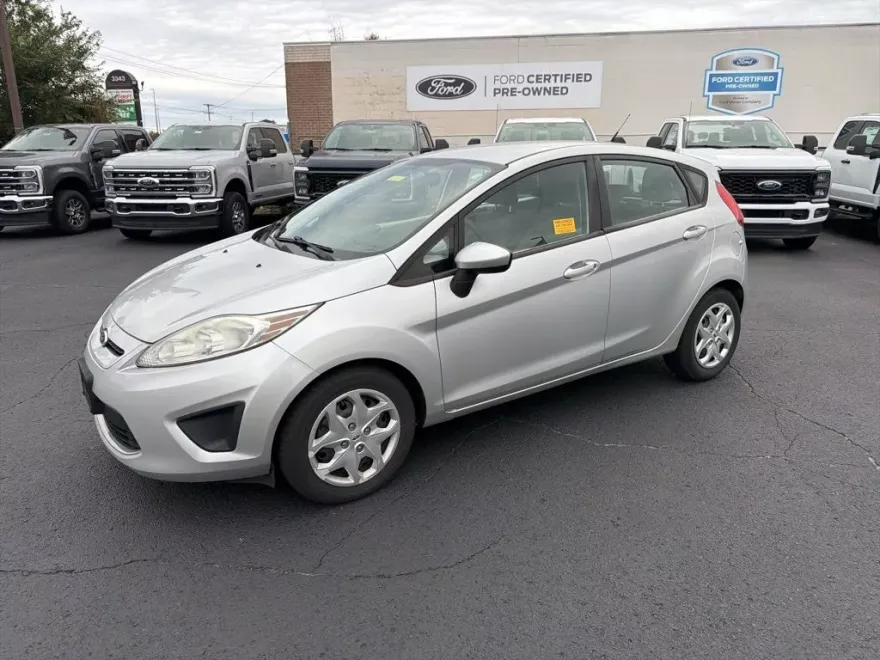 2012 Ford Fiesta SE photo 1