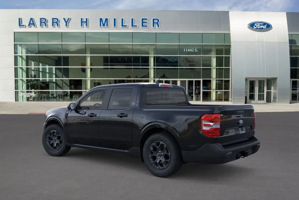 2025 Ford Maverick XLT photo 1