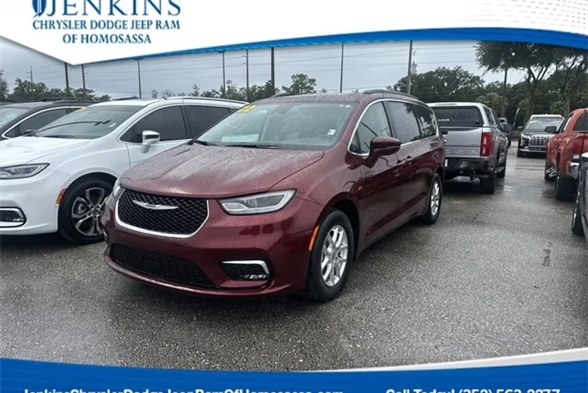 2022 Chrysler Pacifica Touring L photo 1