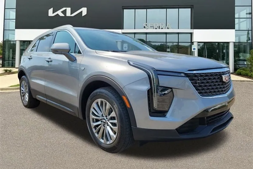 2025 Cadillac XT4 Premium Luxury photo 1