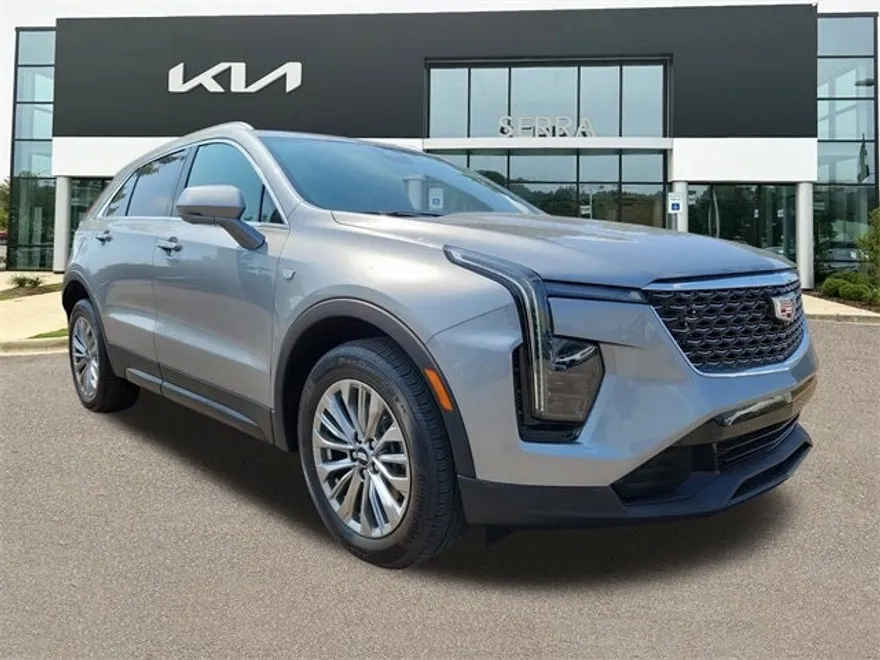 2025 Cadillac XT4 Premium Luxury photo 1