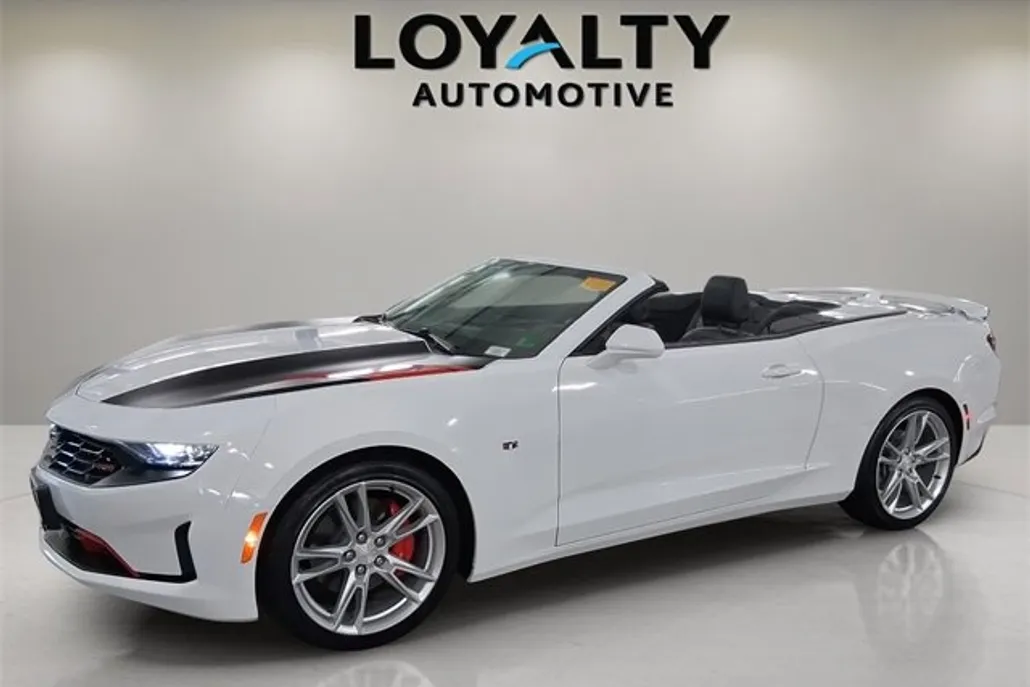 2023 Chevrolet Camaro 2LT photo 1