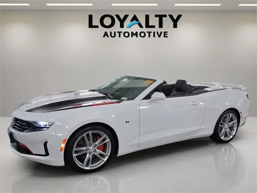 2023 Chevrolet Camaro 2LT photo 1