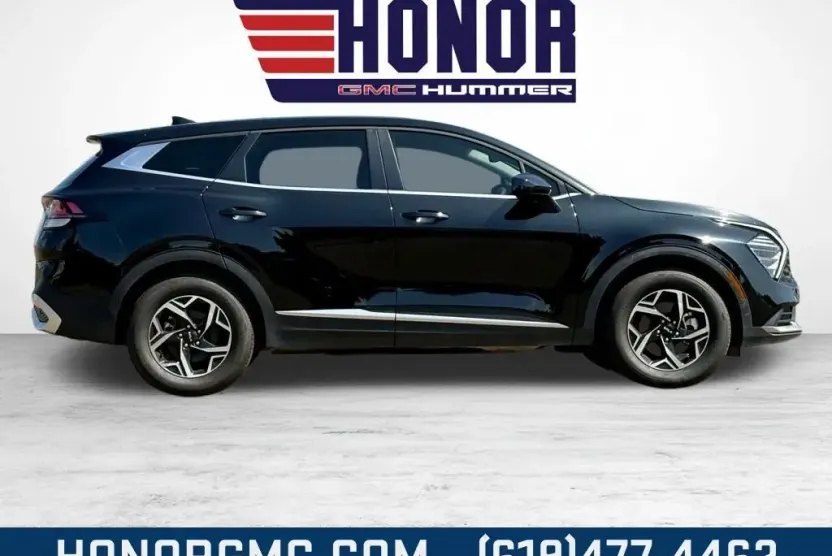 2024 Kia Sportage LX photo 1
