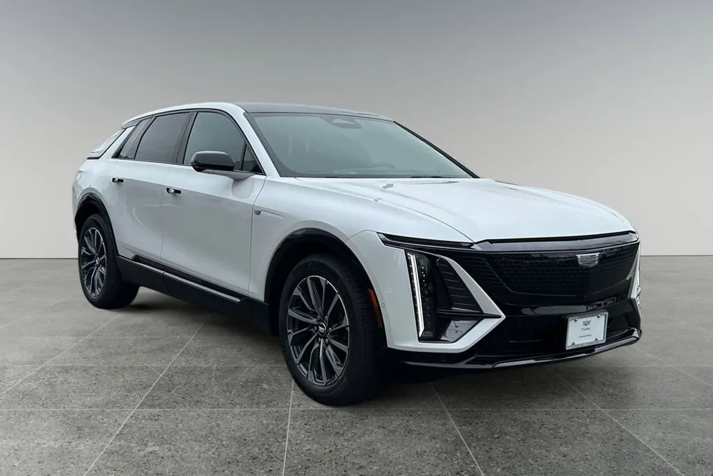 2025 Cadillac Lyriq Sport photo 1