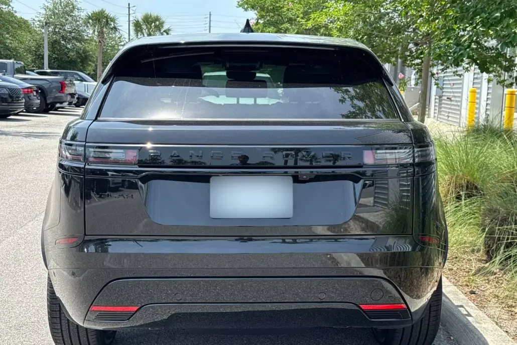 2026 Land Rover Range Rover Velar SE photo 1