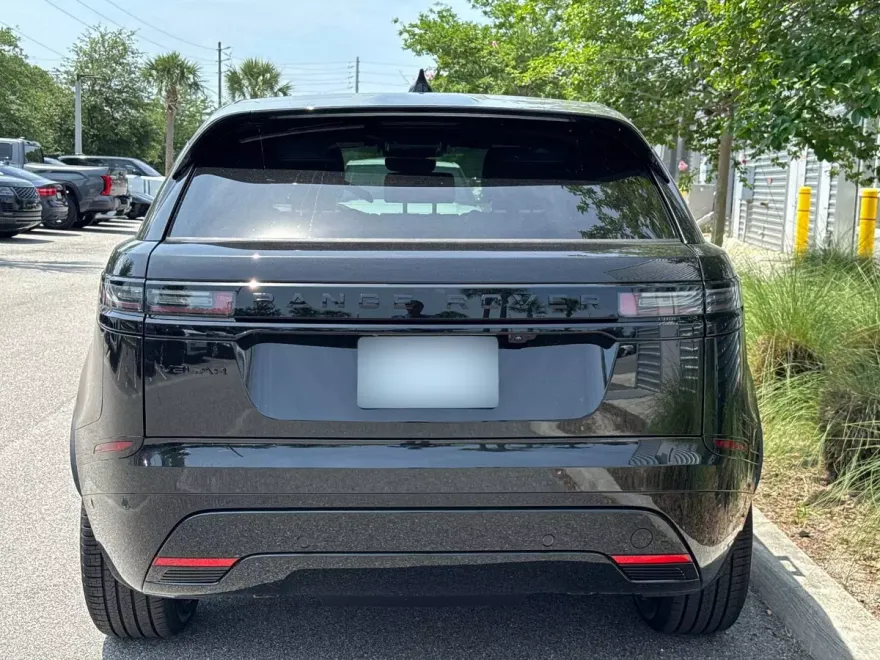 2026 Land Rover Range Rover Velar SE photo 1