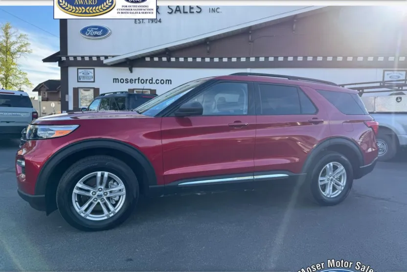 2022 Ford Explorer XLT photo 1