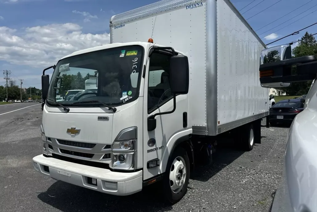 2024 Chevrolet Silverado photo 1
