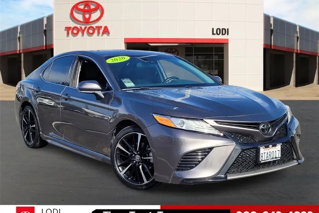 2020 Toyota Camry XSE photo 1