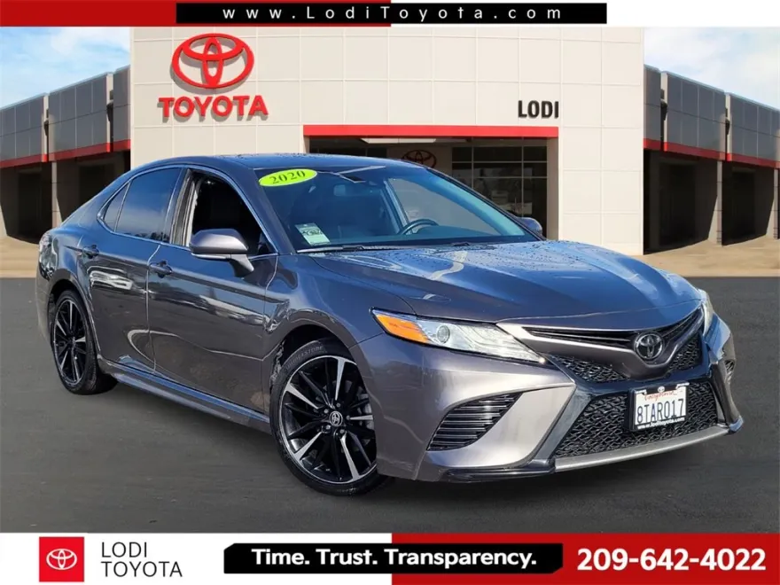 2020 Toyota Camry XSE photo 1
