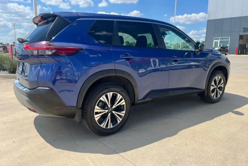 2023 Nissan Rogue SV photo 1