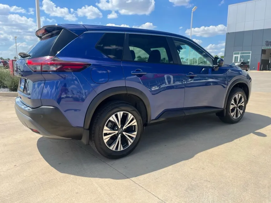 2023 Nissan Rogue SV photo 1