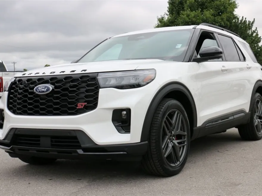 2025 Ford Explorer ST photo 1