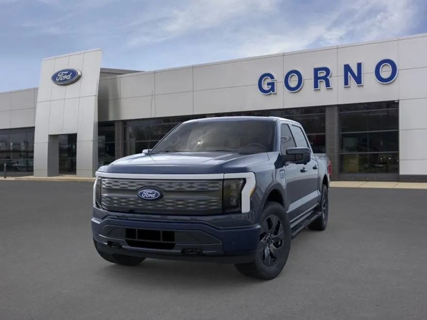 2025 Ford F-150 Lightning Lariat photo 1