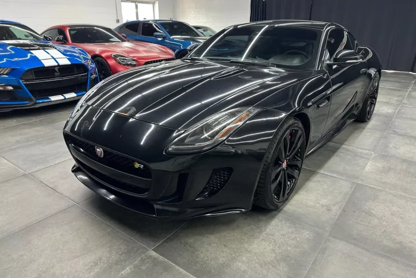 2015 Jaguar F-TYPE R photo 1