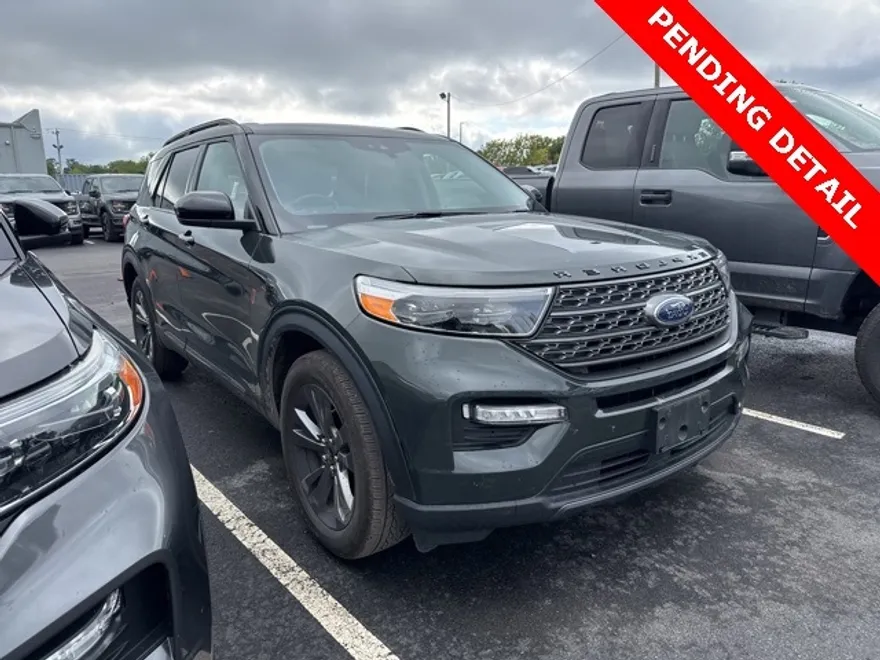 2022 Ford Explorer XLT photo 1