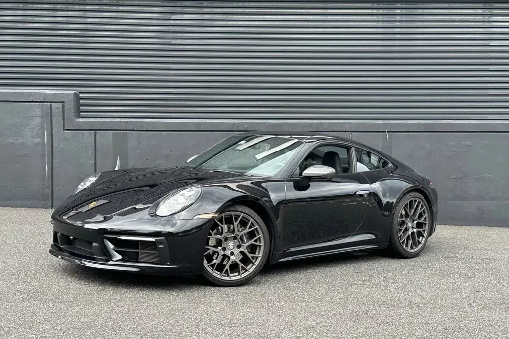 2024 Porsche 911 T photo 1