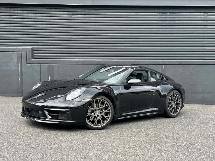 2024 Porsche 911 T photo 1