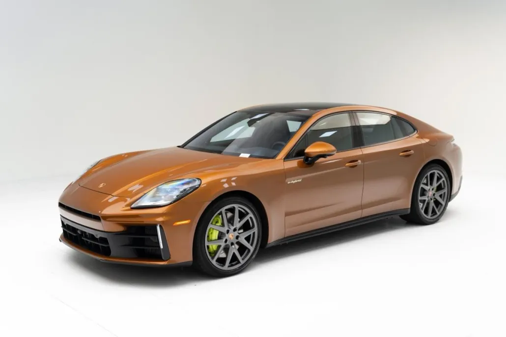 2025 Porsche Panamera 4 E-Hybrid photo 1
