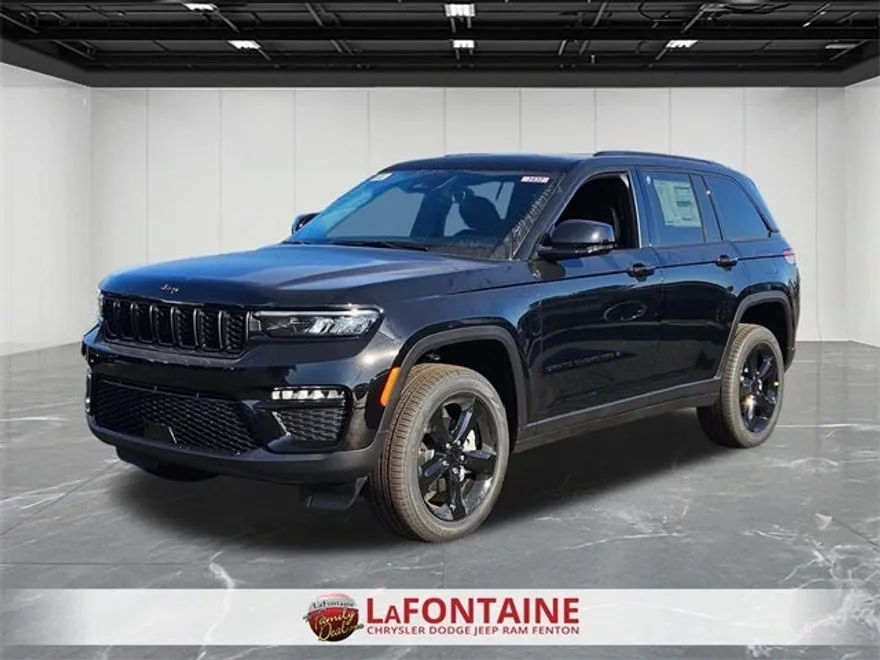 2025 Jeep Grand Cherokee Altitude photo 1