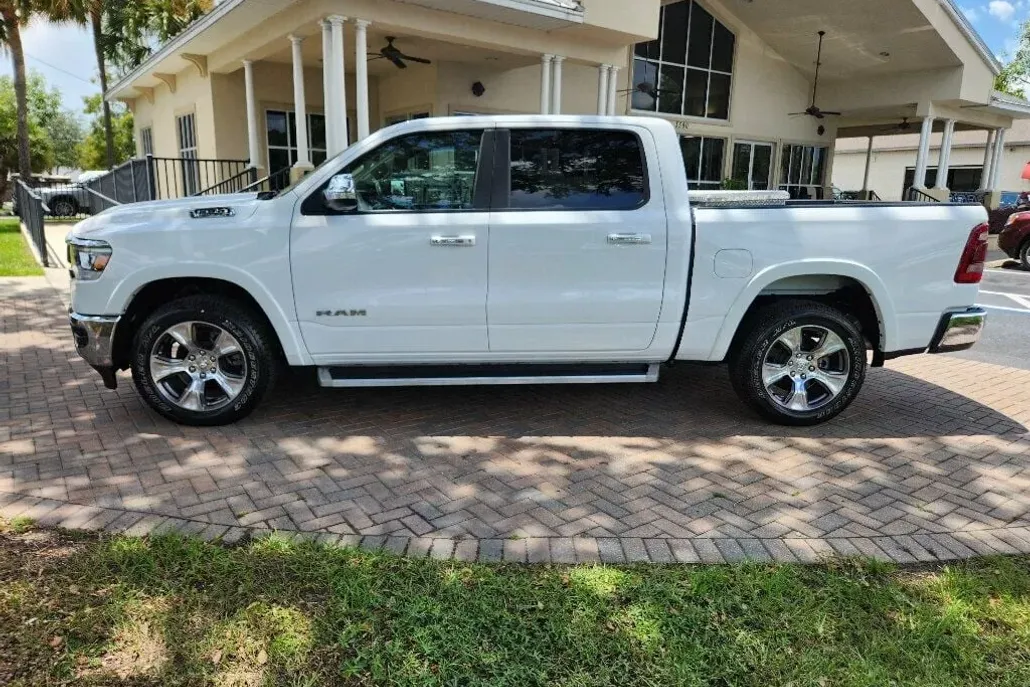 2020 Ram 1500 Laramie photo 1