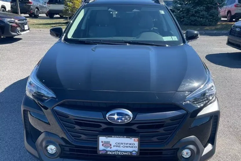 2025 Subaru Outback Premium photo 1