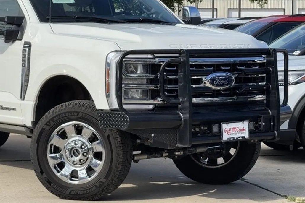 2024 Ford F-350 Lariat photo 1