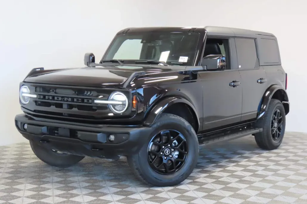 2024 Ford Bronco Outer Banks photo 1