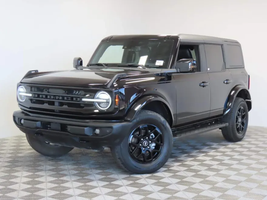 2024 Ford Bronco Outer Banks photo 1
