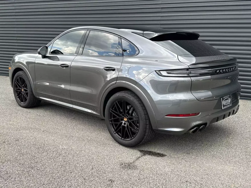 2025 Porsche Cayenne Coupe photo 1