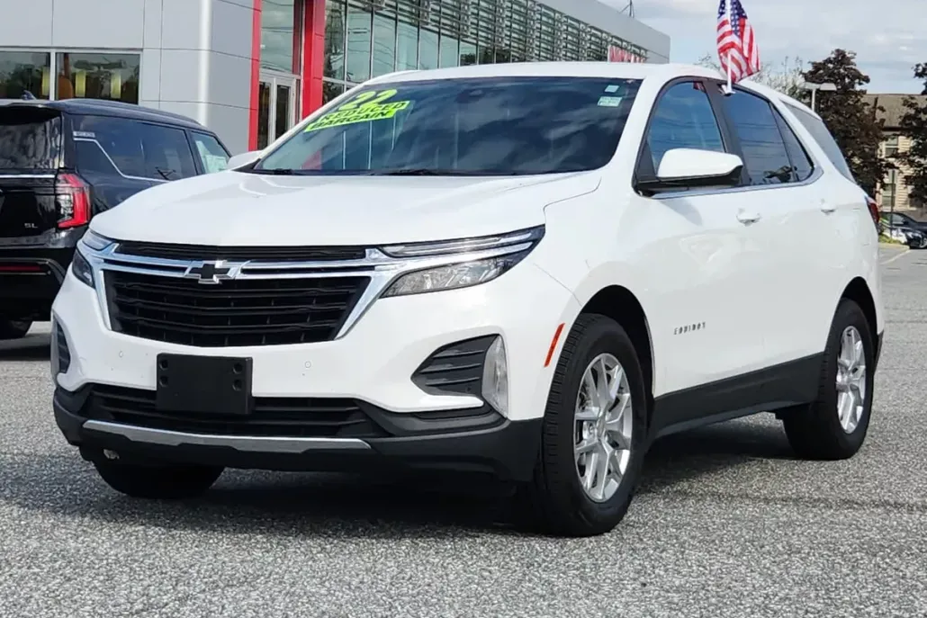 2022 Chevrolet Equinox LT photo 1