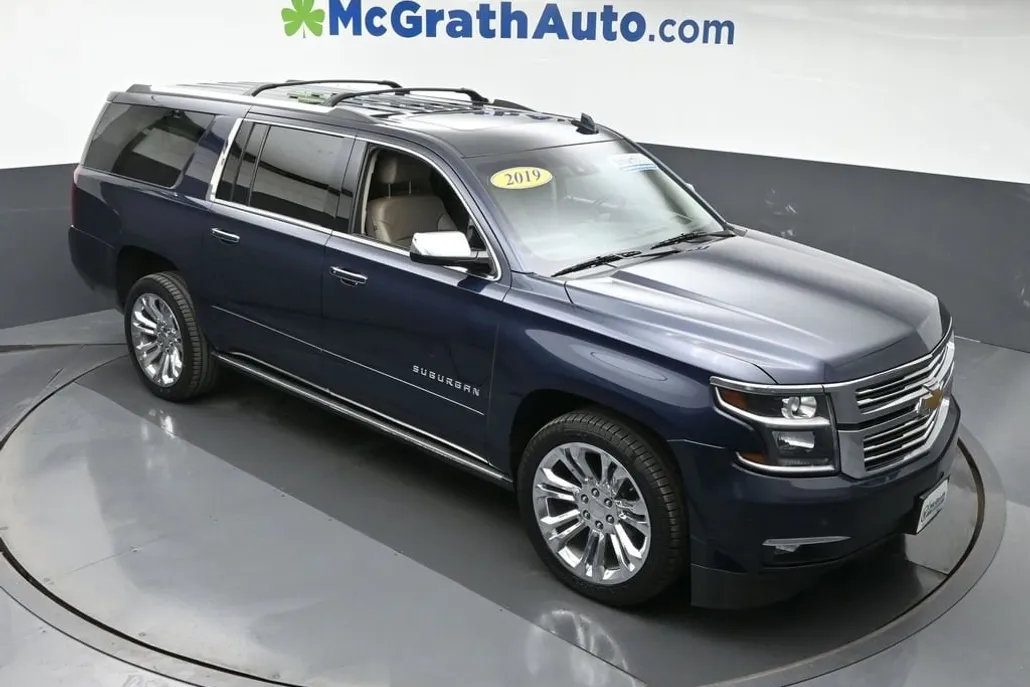 2019 Chevrolet Suburban Premier photo 1
