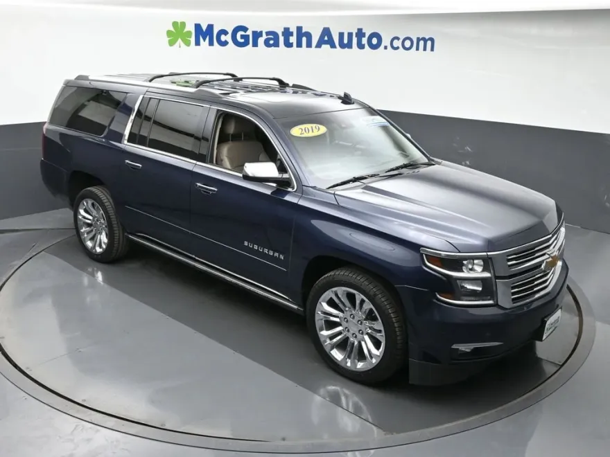 2019 Chevrolet Suburban Premier photo 1