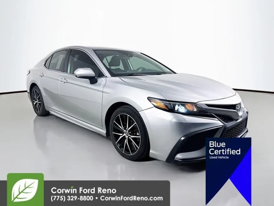 2021 Toyota Camry SE photo 1
