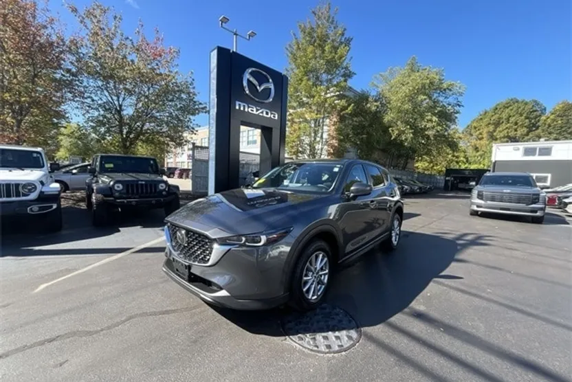 2022 Mazda CX-5 Select photo 1