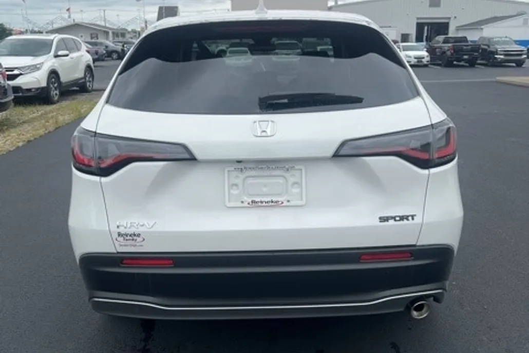 2025 Honda HR-V Sport photo 1