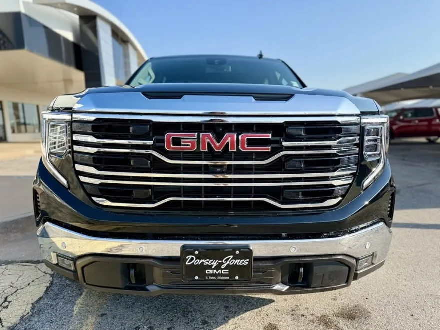 2026 Gmc Sierra 1500 SLT photo 1