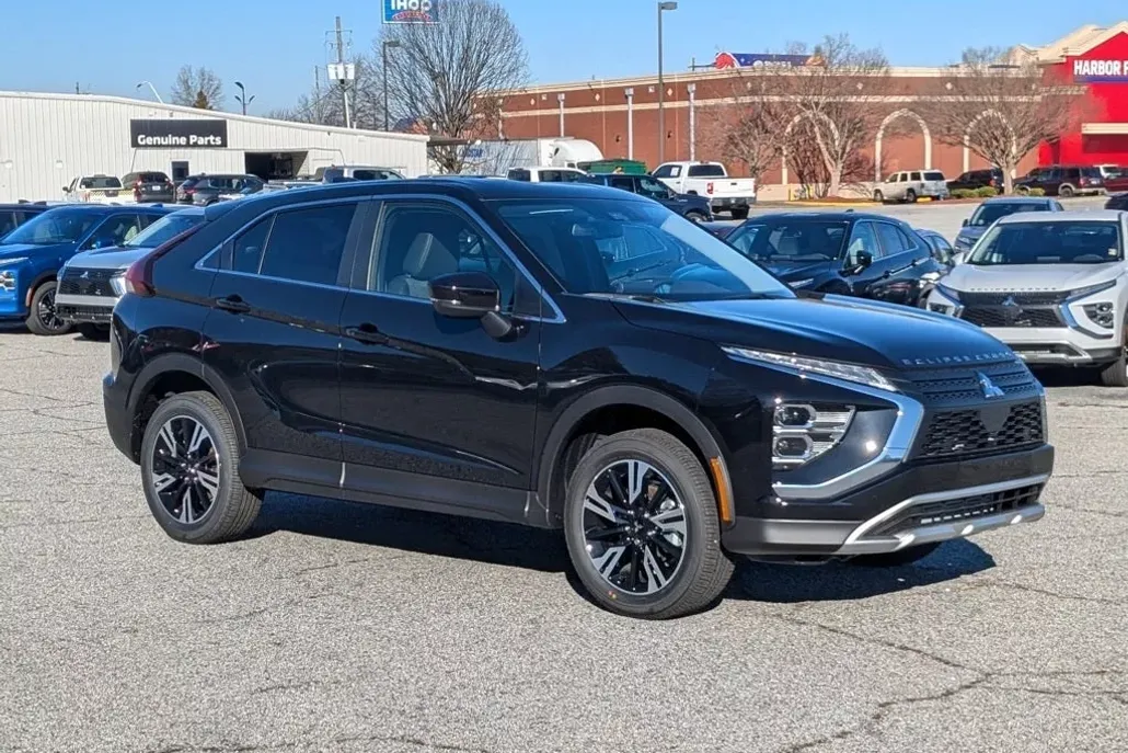 2025 Mitsubishi Eclipse Cross SE photo 1